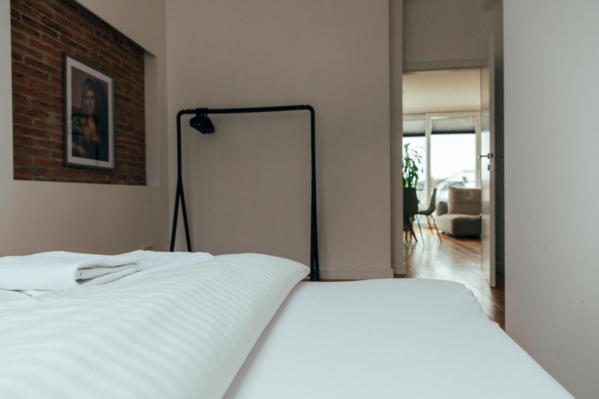 Large Apartments - Great For Groups - With Balcony Or Terrace ウィーン エクステリア 写真